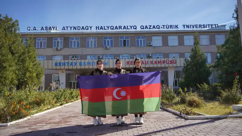 Изучение казахского языка в Туркестане тройняшками из Азербайджана и двойняшками из Кыргызстана Павлодаре