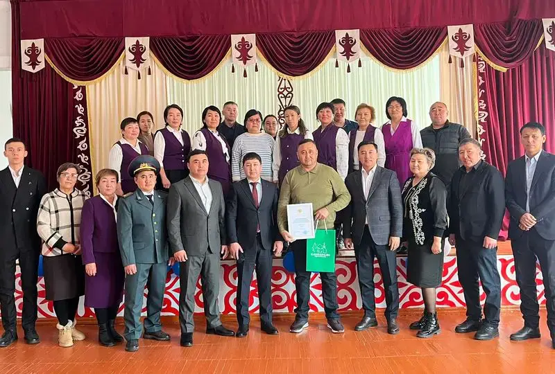 Предприниматели поддержали сельскую школу в Каркаралинском районе (5)