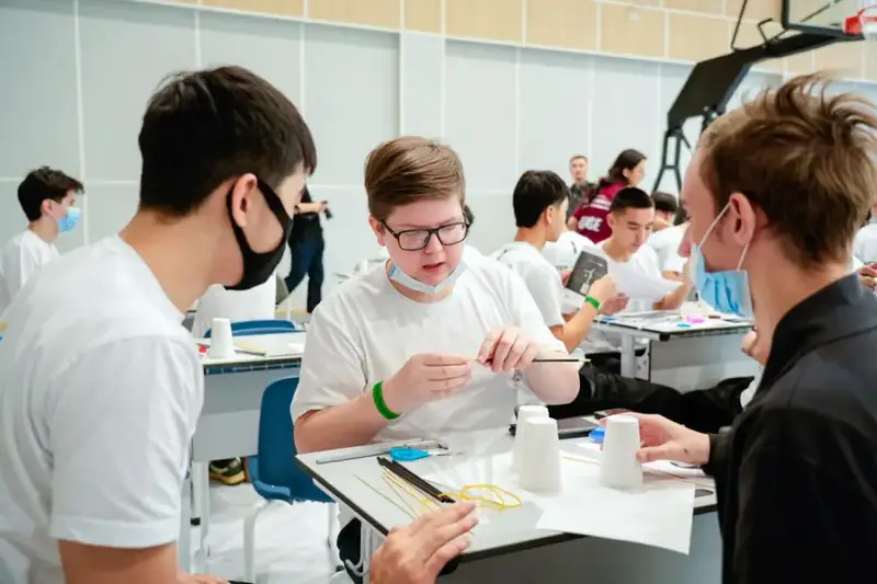 Международные школьники демонстрируют инновации в робототехнике на STEM-олимпиаде в Астане Павлодаре