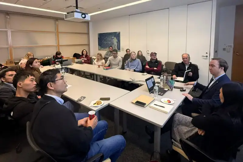 В Гарвардском университете прошла лекция по эволюции конституционного права Казахстана Павлодаре