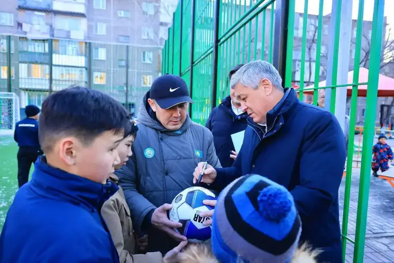 Город без окраин: Ермаганбет Булекпаев проверил благоустройство района Алихана Бокейхана (5)