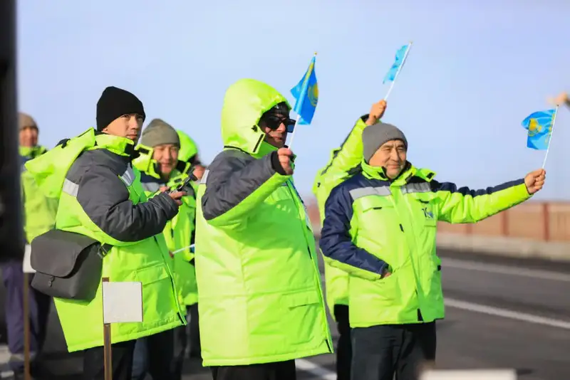 На участке автодороги Актобе – Карабутак – Улгайсын завершен первый этап реконструкции протяженностью 28 км и открыто движение транспорта (4)