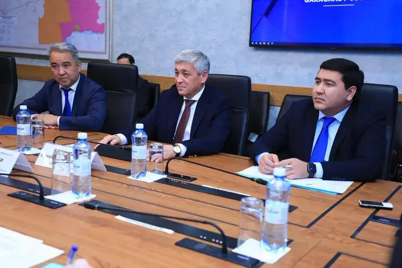 Аким Карагандинской области встретился с митрополитом Астанайским и Казахстанским Александром (2)