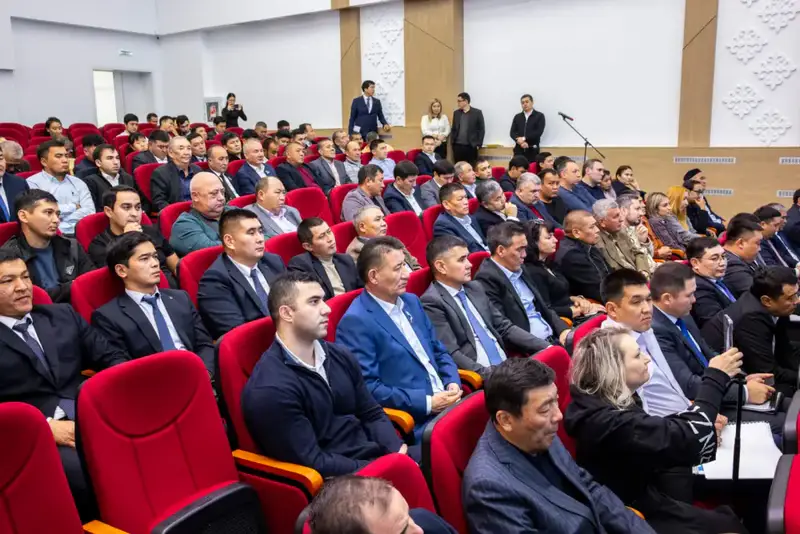 Вице-министр транспорта встретился с алматинцами Павлодаре