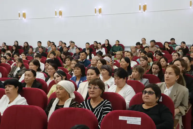 Отмечены 130-летие Жиенгали Тилепбергенова и 95-летие газеты «Темир» (2)