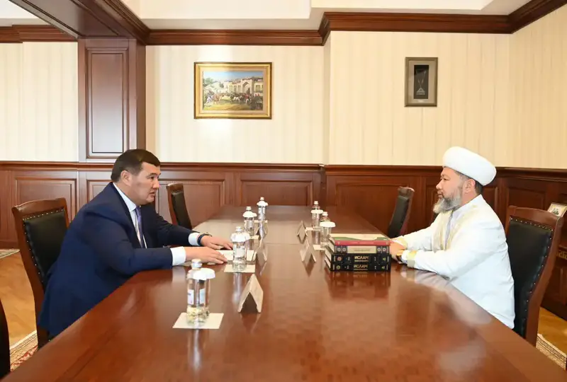 Встреча главы региона с Верховным муфтием: укрепление религиозной стабильности и рост числа мечетей в области Павлодаре