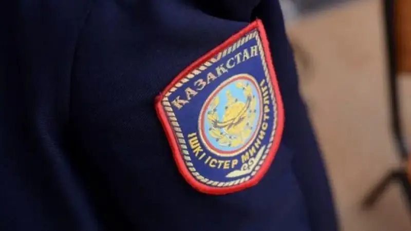 Хулиганы в Астане сломали лифт и разбили окно полицейского поста Павлодаре