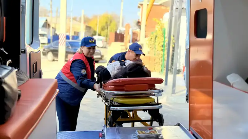 Лица МЧС: фельдшер Дана Доскалиева (3)