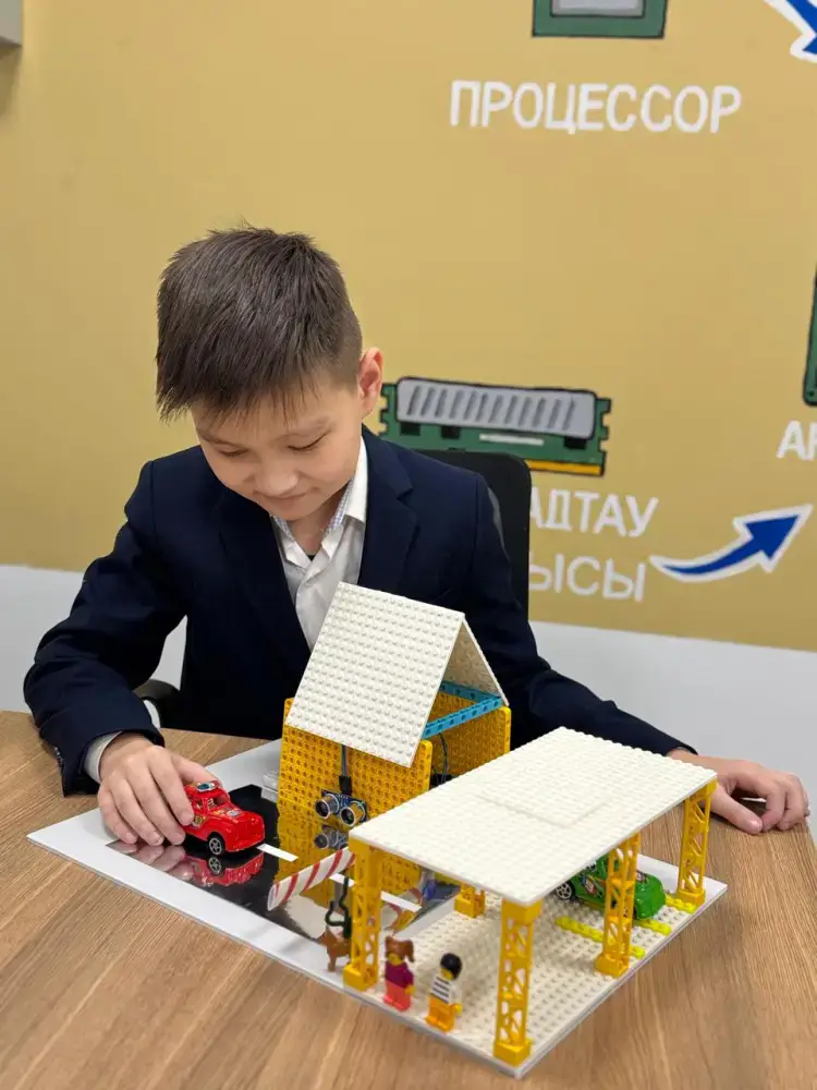 Учебные инновации: школьник из Астаны создает «умный шлагбаум» для контроля доступа Павлодаре