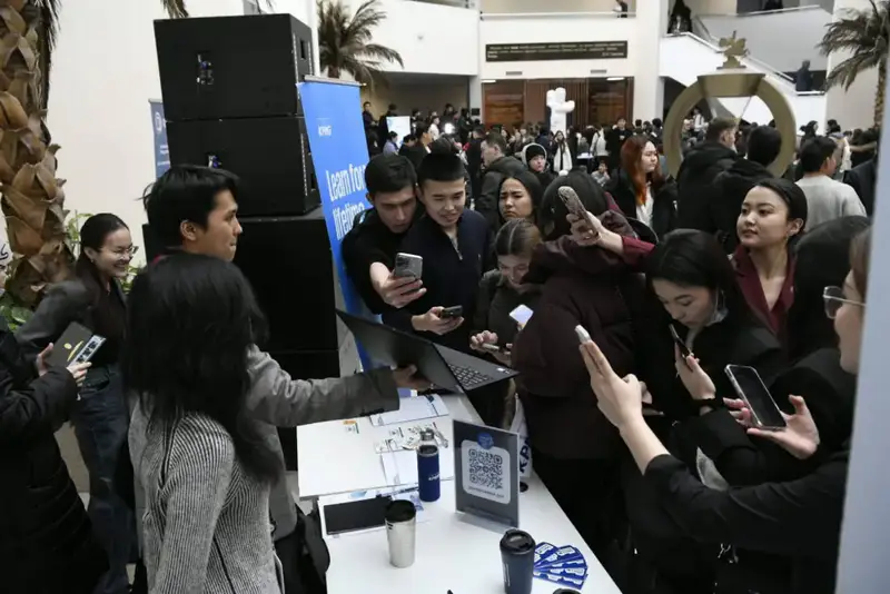 В Астане прошла очередная ярмарка вакансий для молодежи (6)