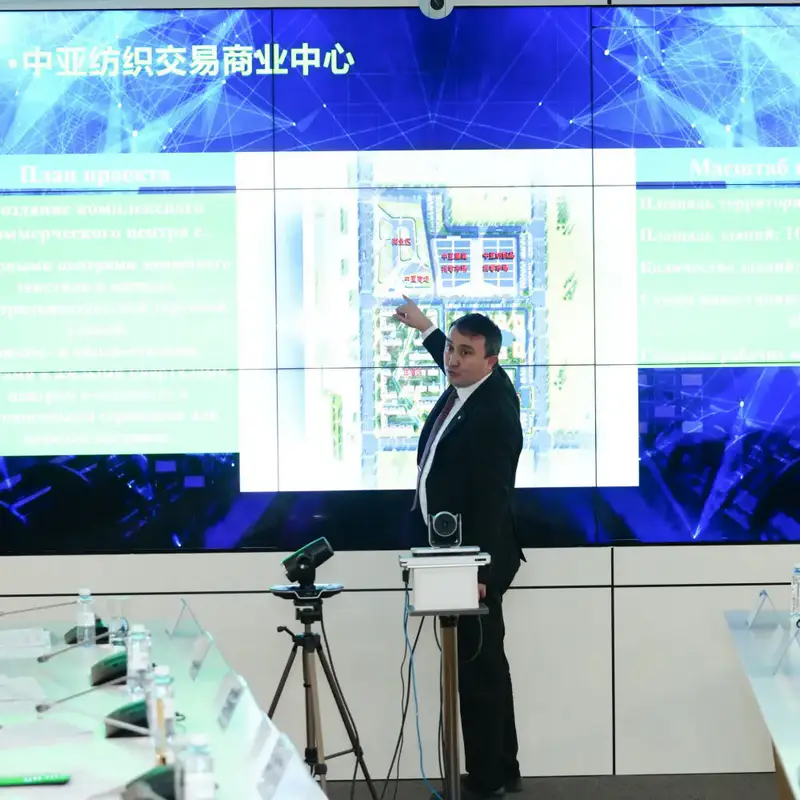 ТУРКЕСТАН: НУРАЛХАН КУШЕРОВ ВСТРЕТИЛСЯ С ИНВЕСТОРАМИ И ПРОВЕЛ ПЕРЕГОВОРЫ ПО РЕАЛИЗАЦИИ НОВЫХ ПРОЕКТОВ (2)