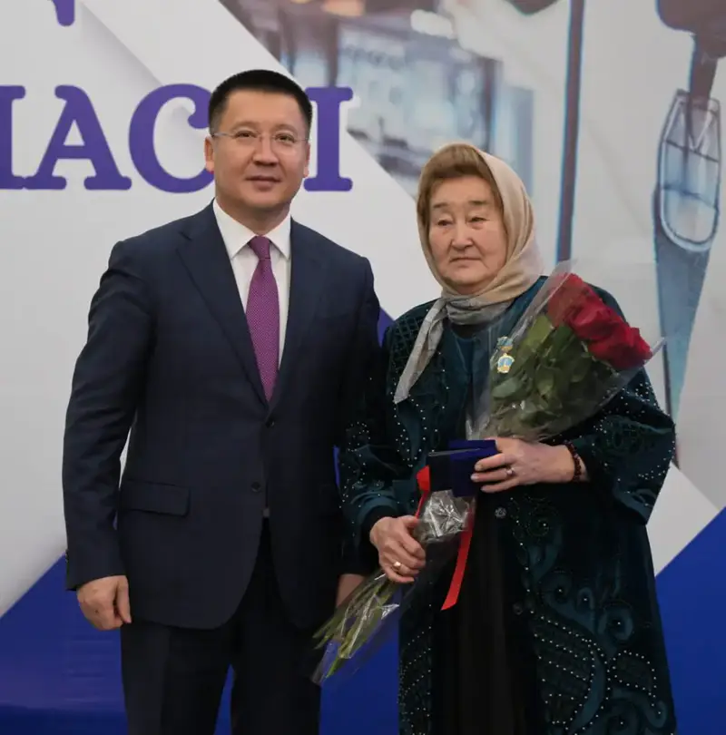 В Павлодаре прошло торжественное мероприятие, посвященное 60-летию областного телеканала «ERTIS» (5)