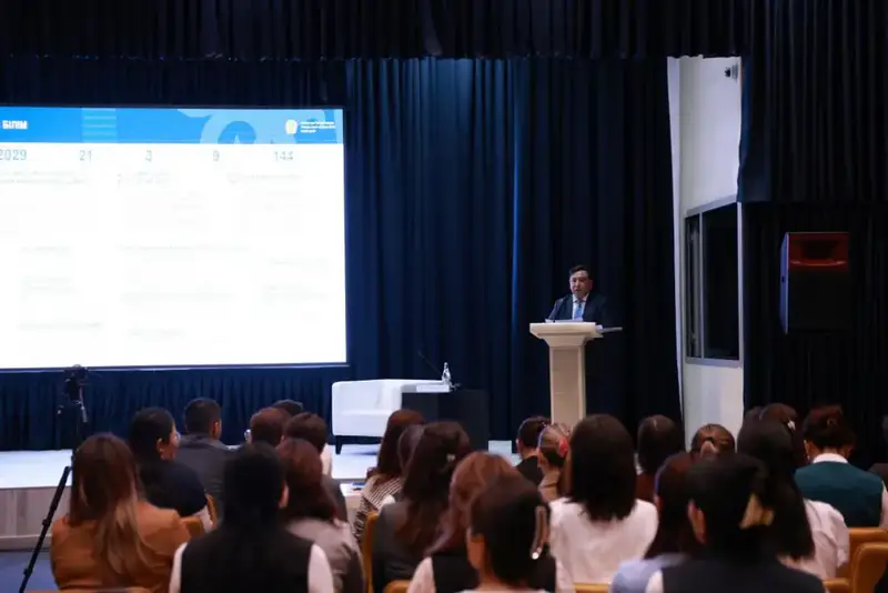 Вице-министр науки и высшего образования провёл встречу с жителями Алматинской области (4)