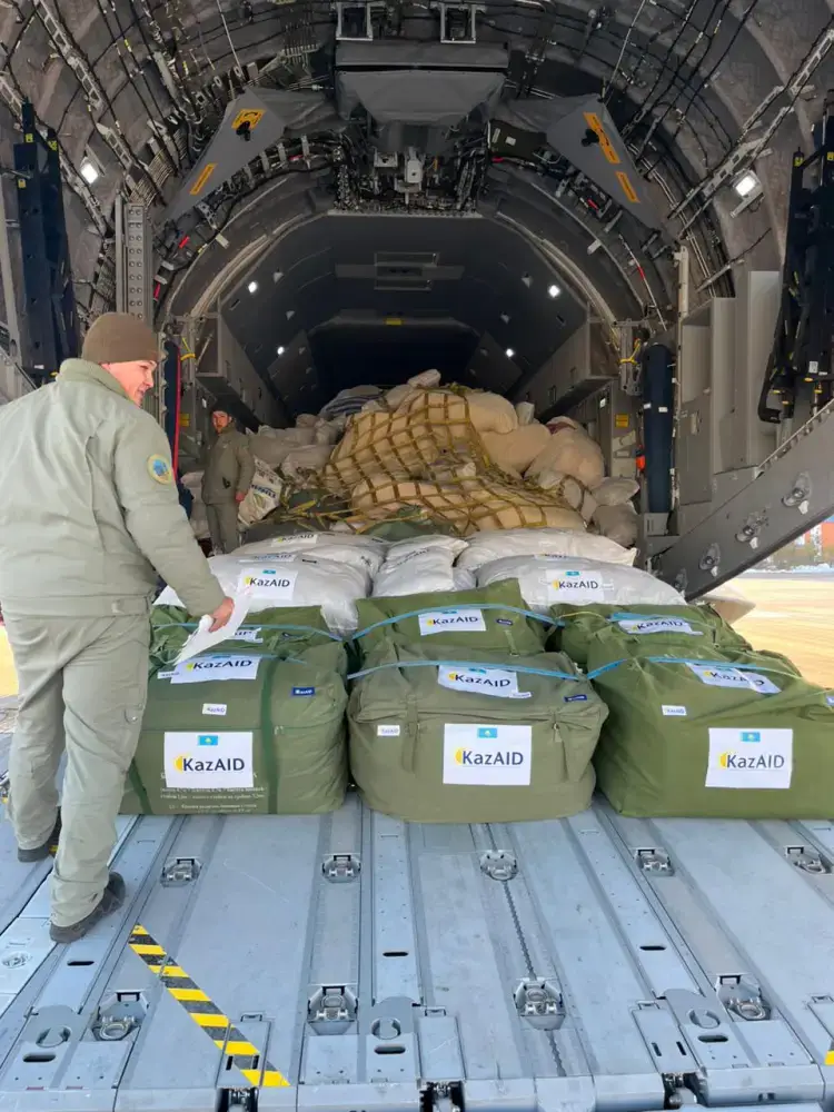 Казахстан направил гуманитарную миссию в Афганистан (3)