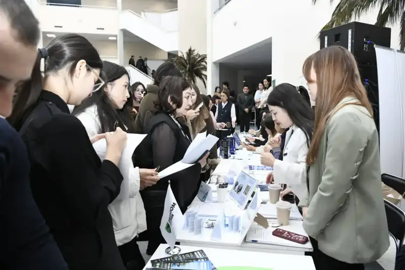 В Астане прошла очередная ярмарка вакансий для молодежи (3)