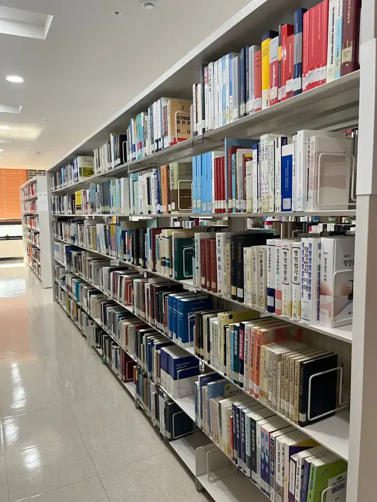 Сотрудники Аппарата Конституционного Суда Казахстана изучили работу библиотеки Конституционного Суда Республики Корея (4)