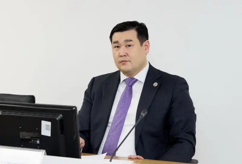 Азат Султанов провел встречу с населением Алматы (5)