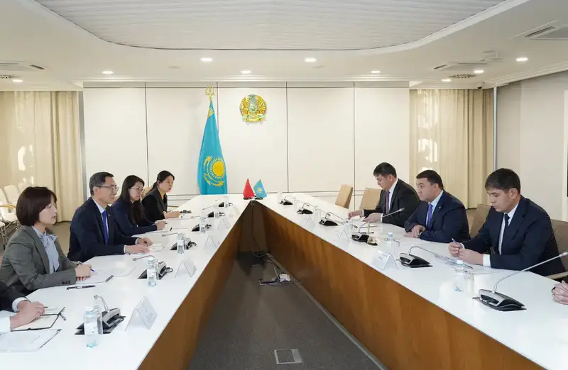 Встреча акима Нуралхана Кушерова с послом Китая Хань Чуньлинем в Туркестанской области Павлодаре