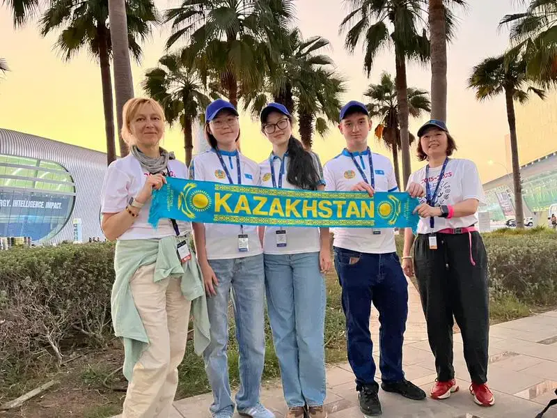 Карагандинские школьники победили на международных соревнованиях по робототехнике в Абу-Даби (7)