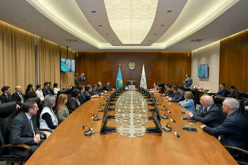 В области Абай отметили вклад финансистов (2)