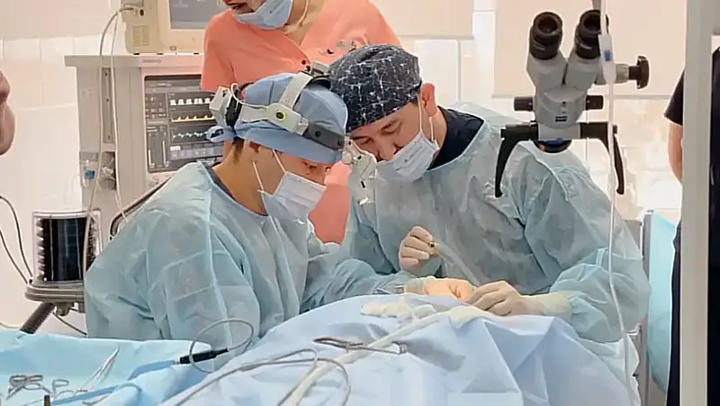 В Караганде впервые провели операцию по протезированию слуховой косточки (2)