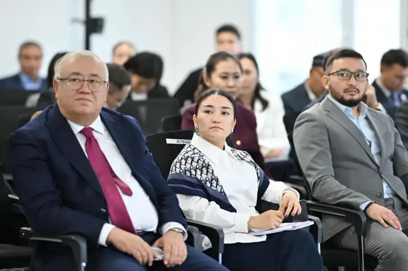 ПРЕДСЕДАТЕЛЬ СЕНАТА ОЗНАКОМИЛСЯ С НАУЧНЫМ ПОТЕНЦИАЛОМ BUKETOV UNIVERSITY (6)