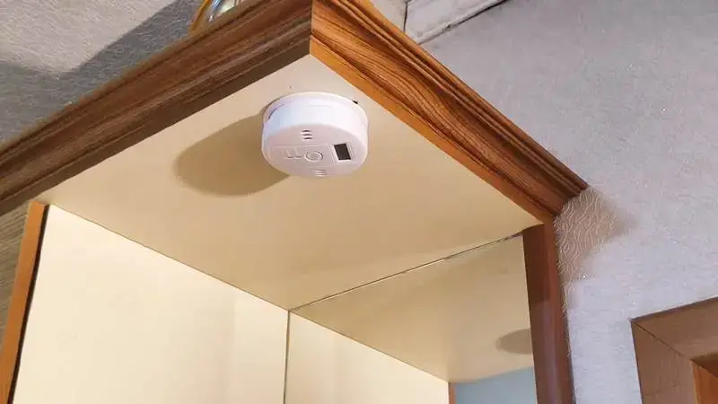 4500 пожарных извещателей установлено в этом году в домах социально уязвимых семей Карагандинской области (7)