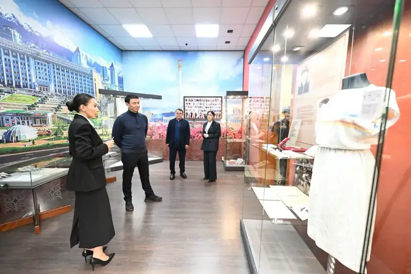 Аким Алматы Дархан Сатыбалды ознакомился с деятельностью Дворца школьников и Музея Алматы (4)