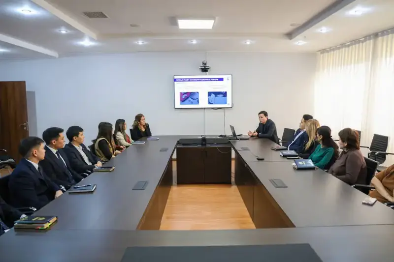 В Министерстве состоялся семинар на тему антикоррупционной политики (2)