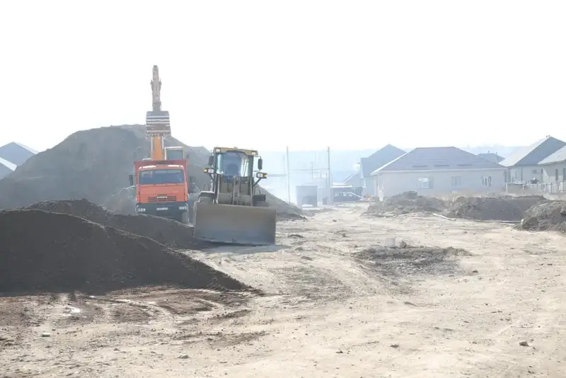 Аким Алматы Дархан Сатыбалды в ходе рабочего объезда встретился с жителями микрорайона «Рахат-Мадениет» (4)