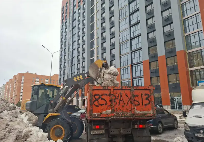 В Астане продолжается круглосуточная уборка снега: задействованы 2 916 коммунальщиков и 1 266 единиц техники Павлодаре