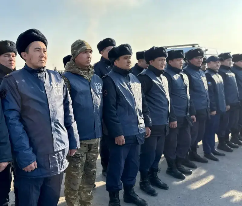 Спасатели МЧС проводят месячник пожарной безопасности в жилом секторе (3)