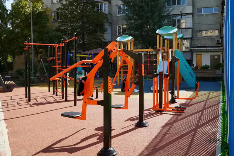 Капитальный ремонт 60 дворов в Медеуском районе Алматы завершен Павлодаре