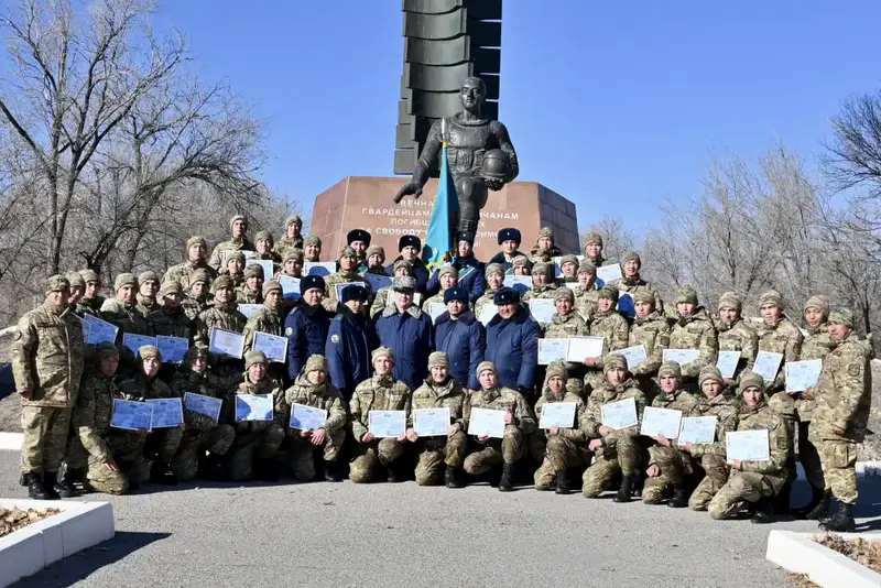 Церемония проводов солдат срочной службы в Казахстане: отвага и дисциплина на службе Родине Павлодаре