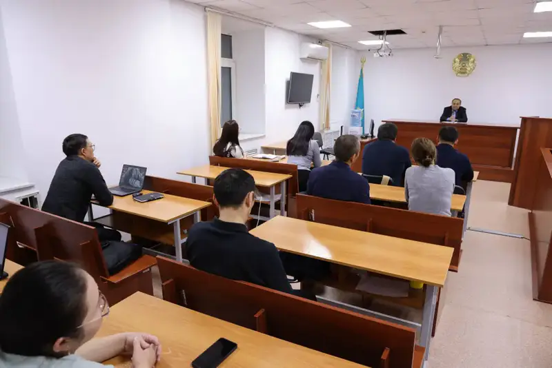 Члены Высшего Судебного Совета провели гостевые лекции для магистрантов Академии правосудия (3)