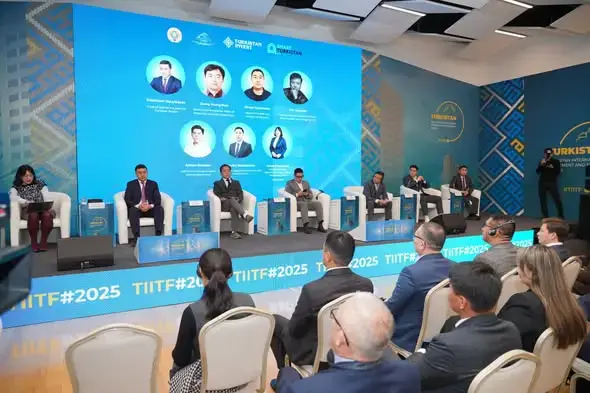 Обсуждение роли искусственного интеллекта и цифровых технологий в развитии Туркестана на международном форуме Павлодаре