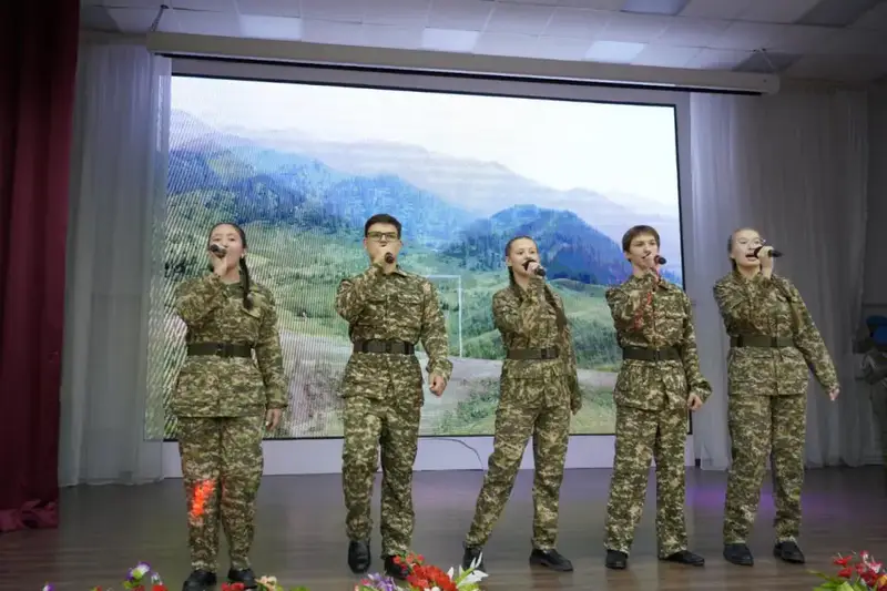 Итоги конкурса военно-патриотической песни среди жассарбазовцев подвели в Астане (6)