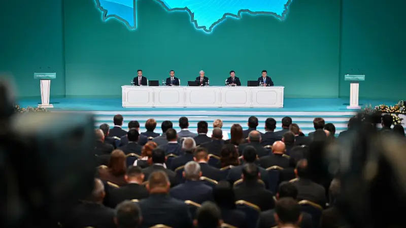 Токаев призывает акиматы реагировать на жалобы граждан о состоянии дорог, дворов и детских площадок Павлодаре