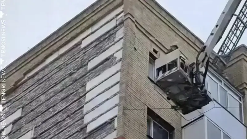 Обрушение кондиционера и облицовки в Астане: пострадавшие фельдшеры и детали инцидента 8 ноября Павлодаре