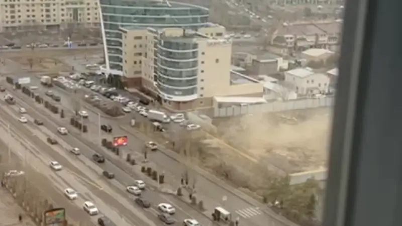 Странный гул напугал жителей Астаны: шум слышен даже на 17-м этаже Павлодаре