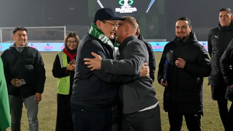 Казахстанские чиновники в октябре продолжали активно заниматься вопросами социального обеспечения и финансовой политики, однако внимание общественности привлек депутат, который признался, что у него восемь или девять рассрочек. Это вызвало удивление и обс Павлодаре