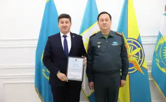 В Астане отметили День военного журналиста: министр обороны вручил грамоты