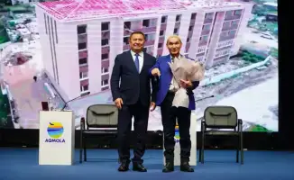 Марат Ахметжанов вручает ключи новым жильцам в Зеренде, восстанавливая надежду после паводка