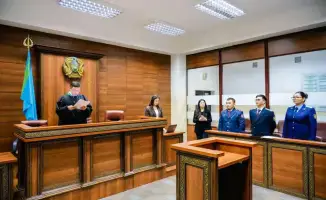 В Астане студенты стали участниками имитации судебного заседания, обсуждая последствия наркомании