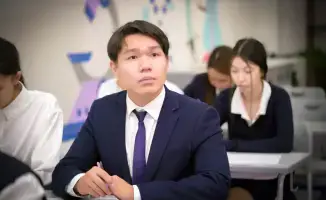 Казахстанские школьники массово написали изложение о безопасности и правах ребёнка