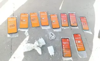 Гвардеец предотвратил попытку contrabandy 10 мобильных телефонов в колонию