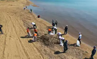 60 тысяч тонн мусора: водоемы Казахстана в чистоте!