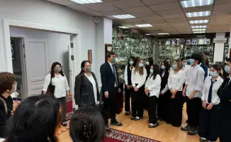 Экскурсия школьников в Минералогический музей: формирование гражданского сознания и интереса к государственной службе