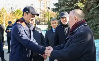 Новый сквер в Алматы с деревьями и искусственным прудом для отдыха