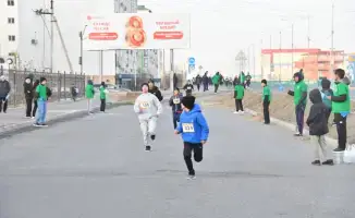 В Атырау прошёл первый марафон для отцов и сыновей с участием 500 бегунов